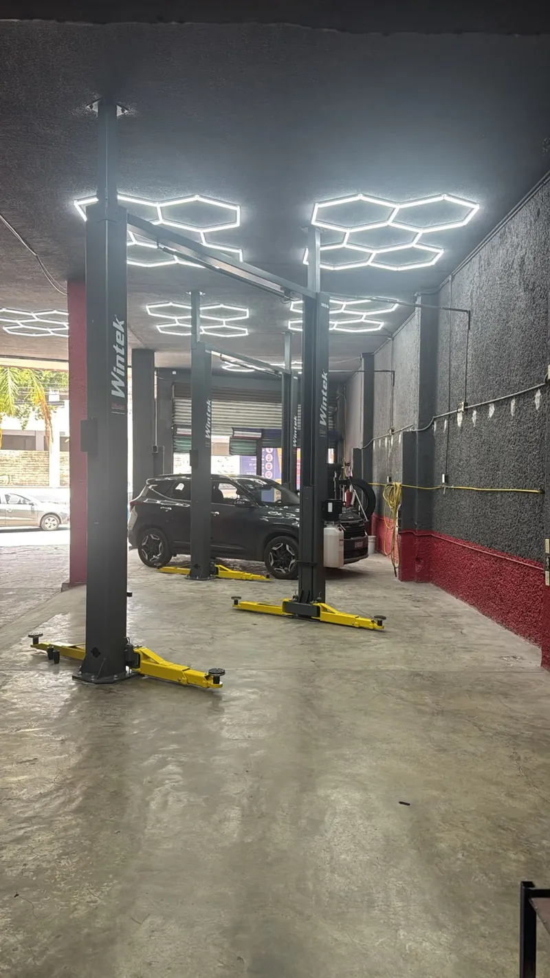 Exhibición de llantas en Avante Cuernavaca
